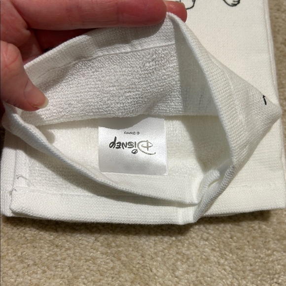 Rae Dunn x Disney Aristocats Marie Kitchen Towel Set - Picture 9 of 15